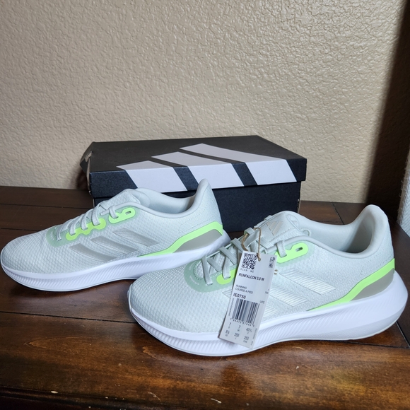 Adidas Womens 8 1/2 Run Falcon White and Green Sneakers New With Tags - Picture 4 of 11